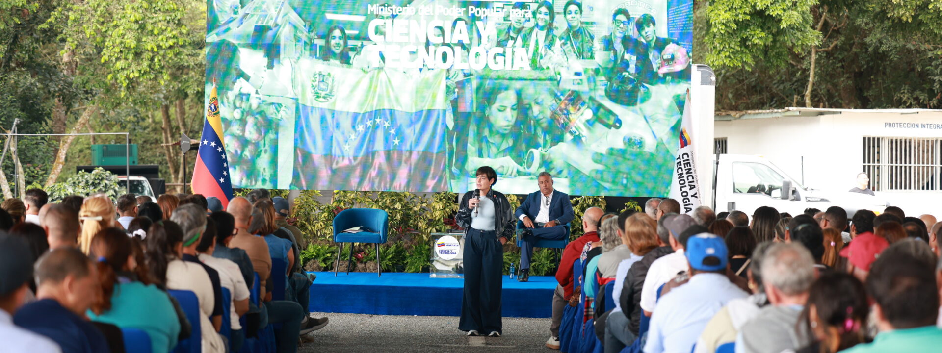 Ministra Gabriela Jiménez insta a trabajadores del IVIC a defender la patria desde el conocimiento