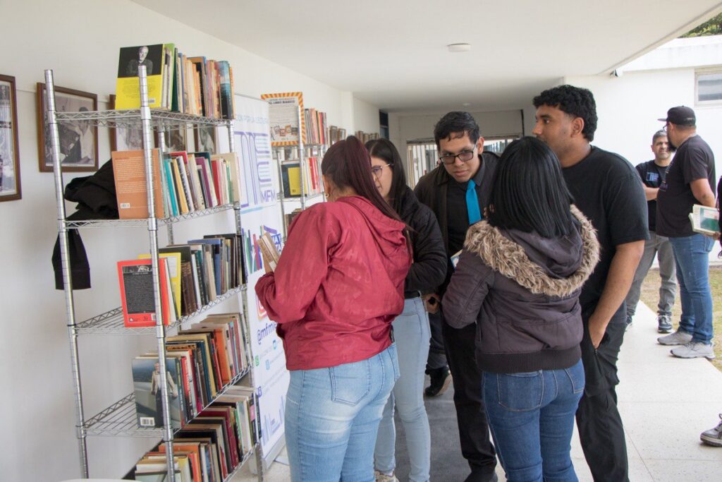 El IVIC rescata el poder de las letras a través de la gran feria del libro