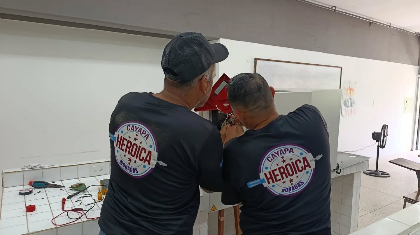 Brigada de Cayapa Heroica Monagas recupera equipos esenciales en el Laboratorio de Climatología de la UDO